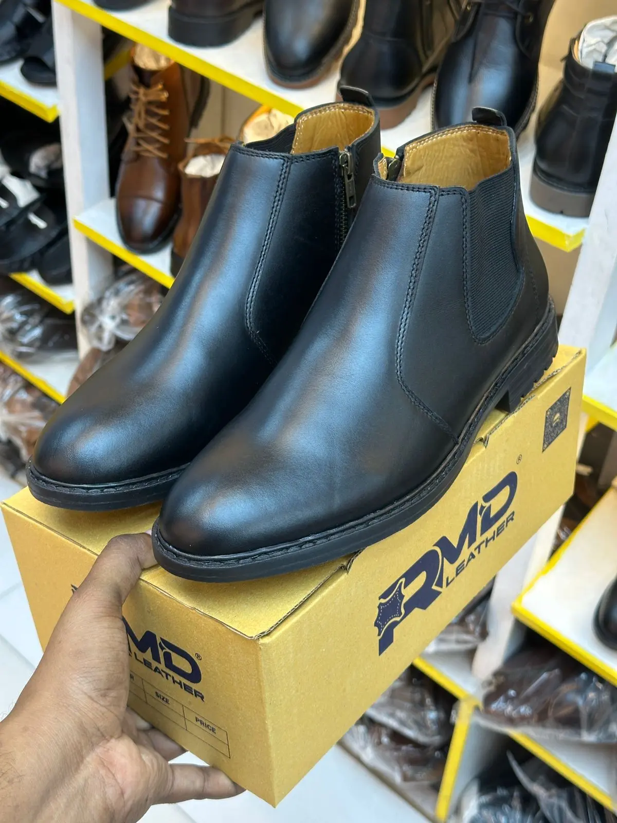 REGULAR CHELSEA BOOT (TPR)